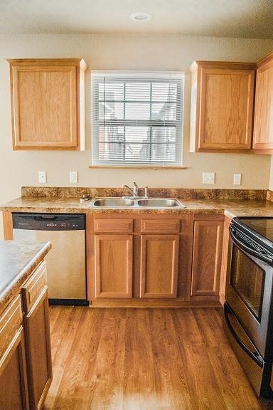 Building Photo - 2858 W Lakewood Dr