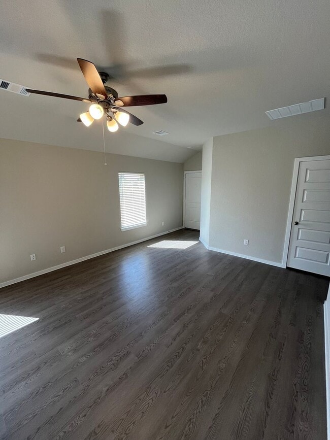 Building Photo - 3/2 - House in Montgomery(Magnolia ISD).