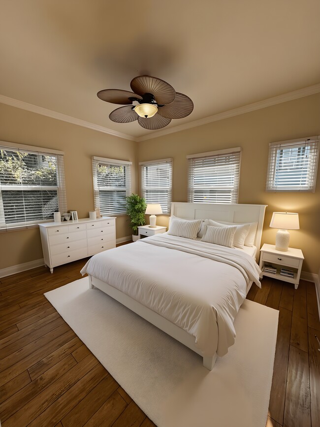 Building Photo - 4318 Clinton St