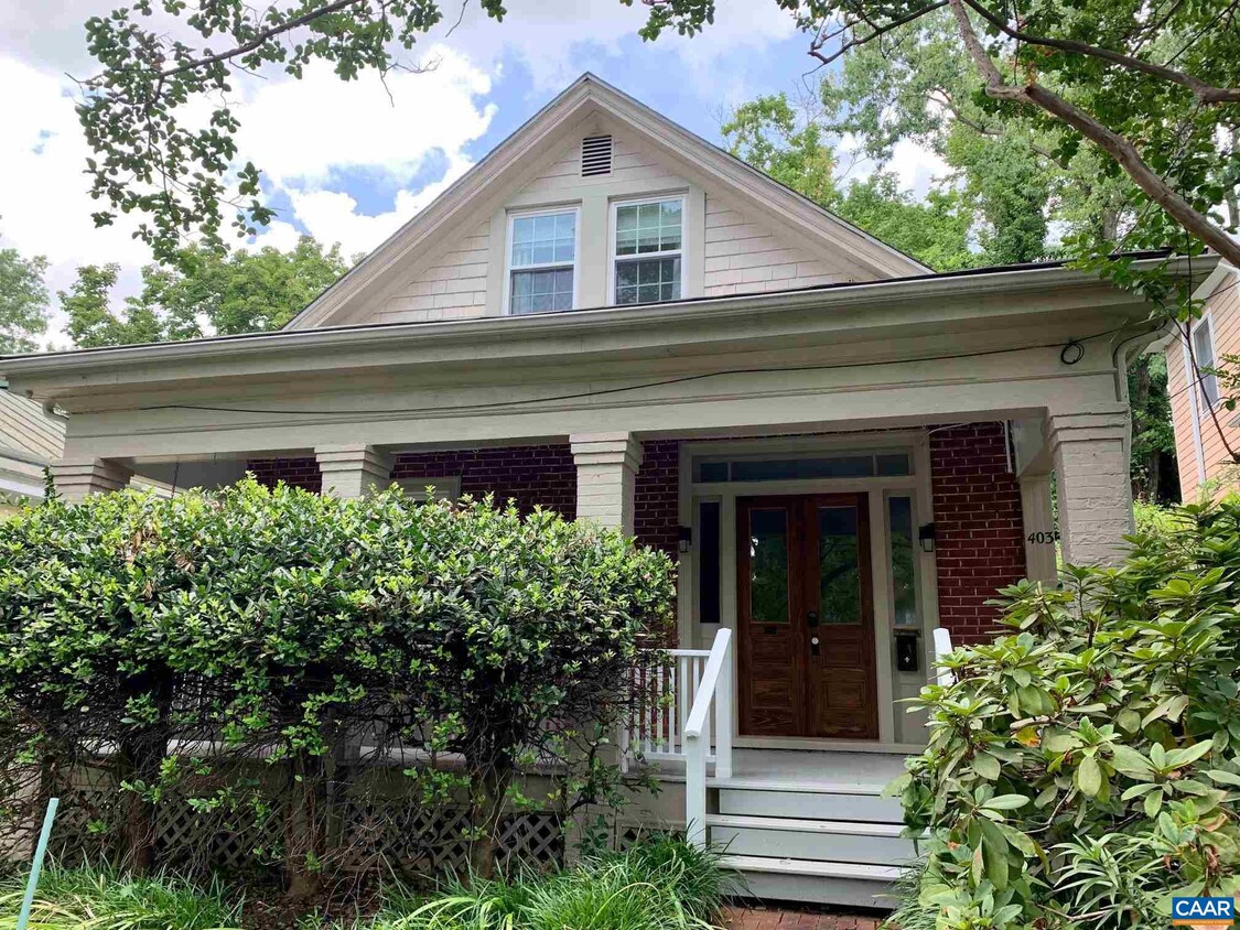 Primary Photo - 403 Hedge St