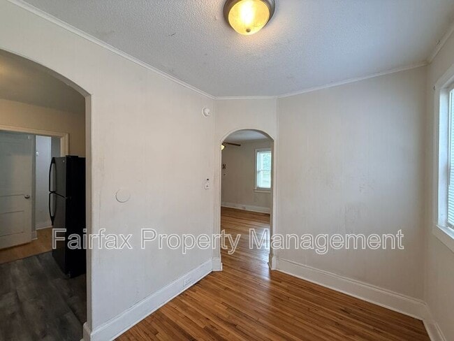 Building Photo - 506 E Club Blvd