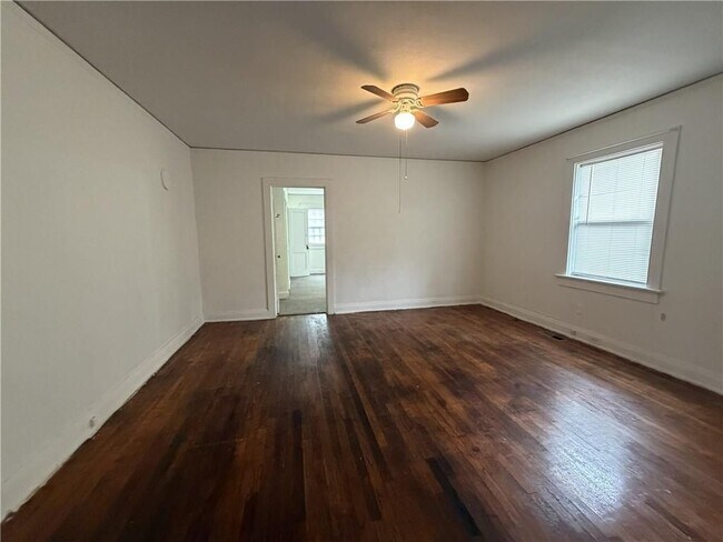 Foto del edificio - 2353 Shelby St