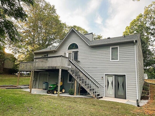 Foto del edificio - 2368 Bateman Bridge Rd