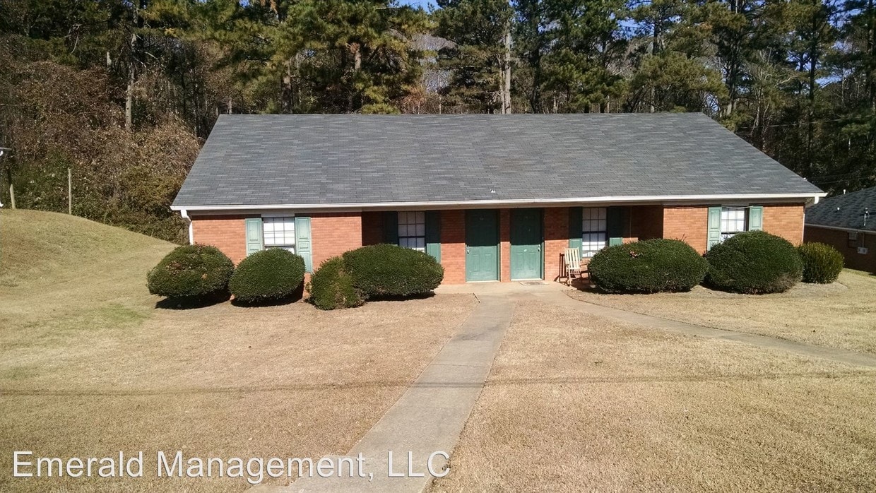 Primary Photo - 750-752 Still Lake Dr