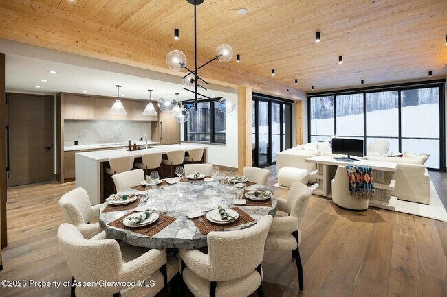 Foto del edificio - 180 Wood Rd