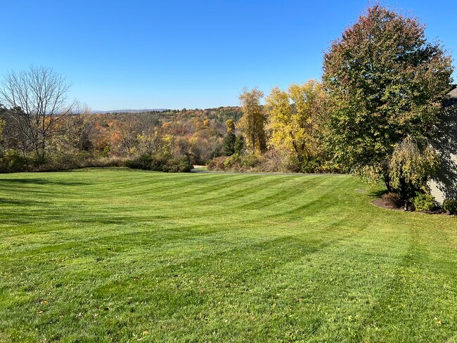 Foto del edificio - 92 Creek Rd