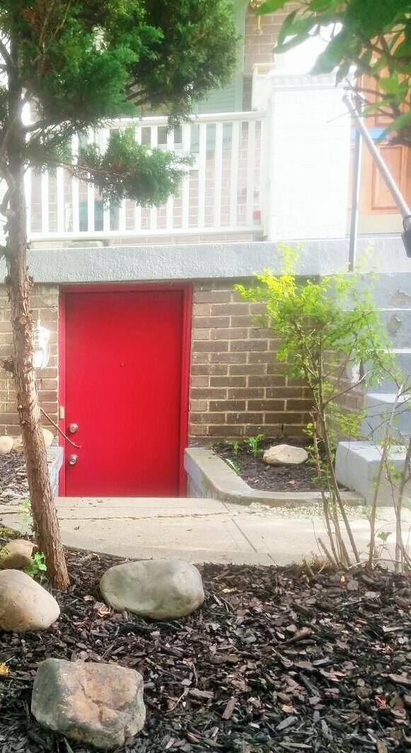 Fotografía del edificio - 634 Rock Creek Church Rd NW