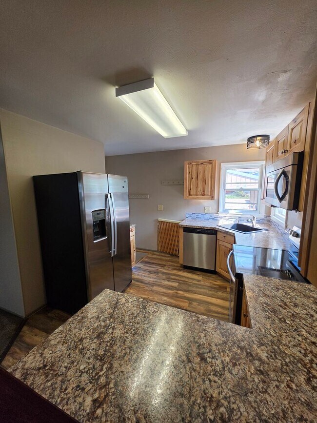 Foto del edificio - Centrally Located Three-Bedroom, Two-Bathroom House for Rent!