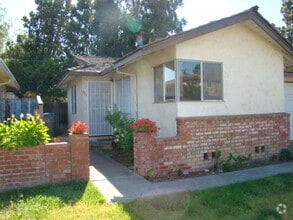 Building Photo - 558 Hazel Dell Way