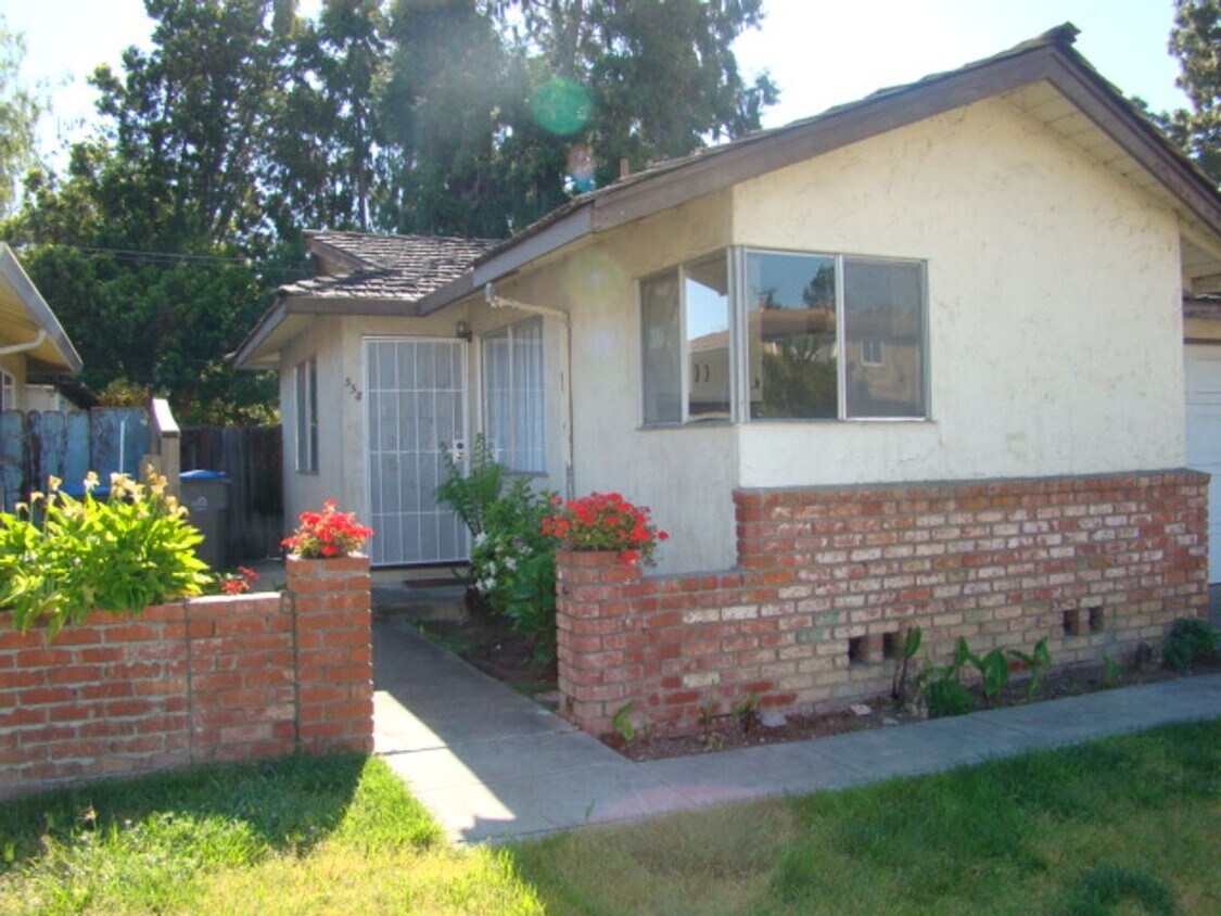 Primary Photo - 558 Hazel Dell Way