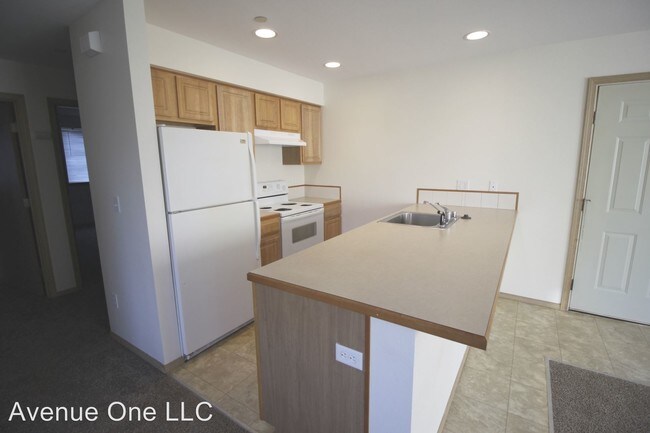 Building Photo - 12438 Roseberg Ave S