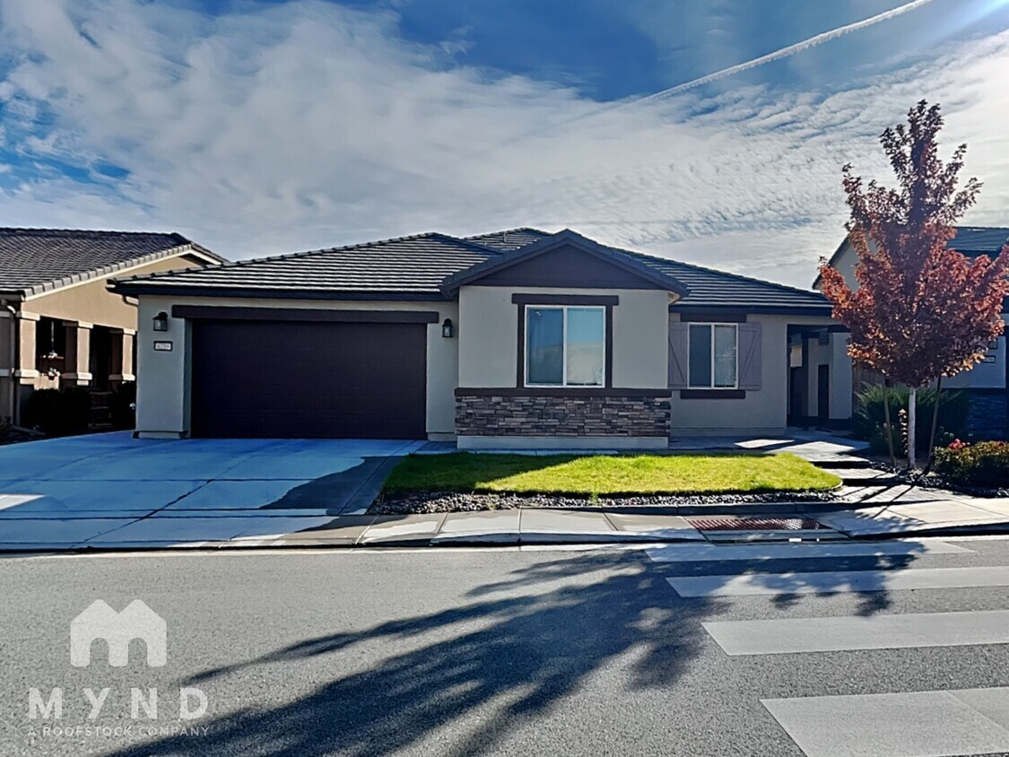 Foto principal - 6216 Red Stable Rd