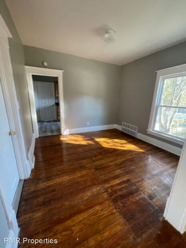 Building Photo - 3 br, 1 bath House - 3467 N 42nd Street