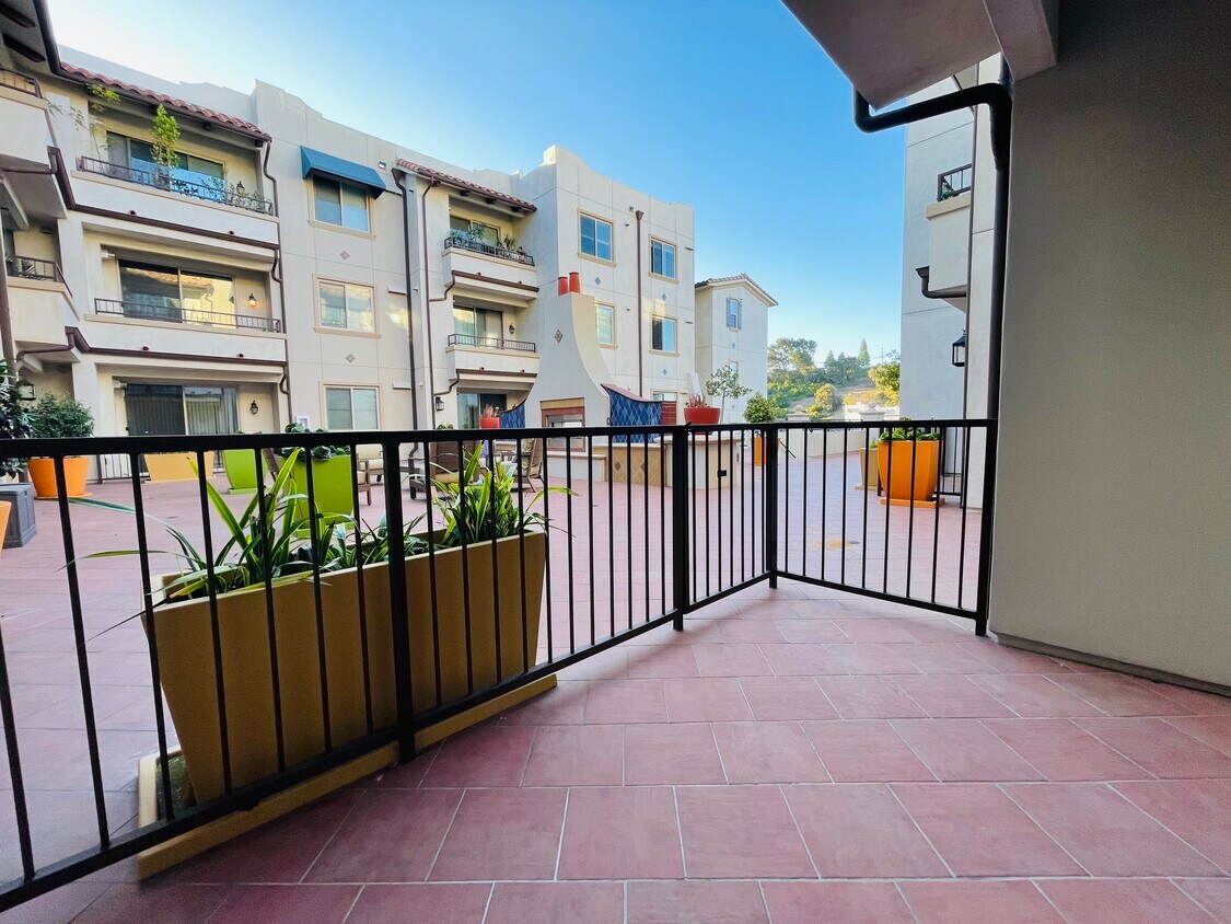 627 Deep Valley Dr Unit 219, Rolling Hills Estates, CA 90274 Condo