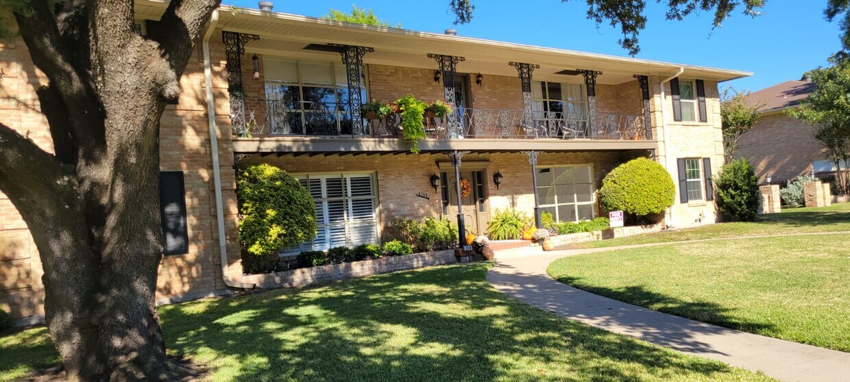 Primary Photo - 6123 Bandera Ave