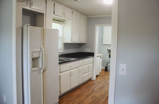 Building Photo - 1138 Whittle Dr SW