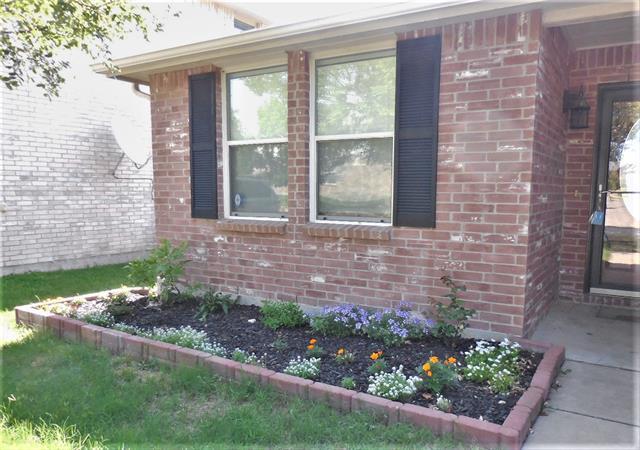Foto del edificio - 5721 Thoroughbred Trail