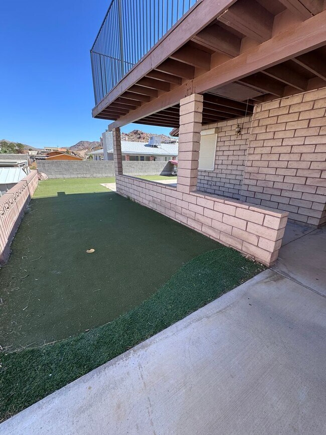 Foto del edificio - 857 Robinson Ln