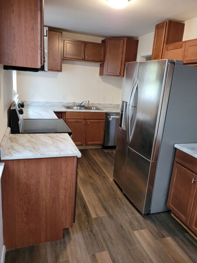 Foto del edificio - Completely Remodeled 3 Bed/2 Bath Home Wit...