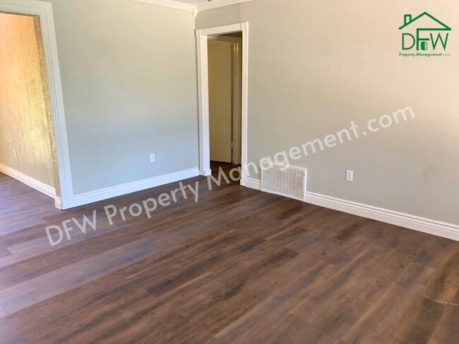 Foto del edificio - 2709 NW Hilltop Dr