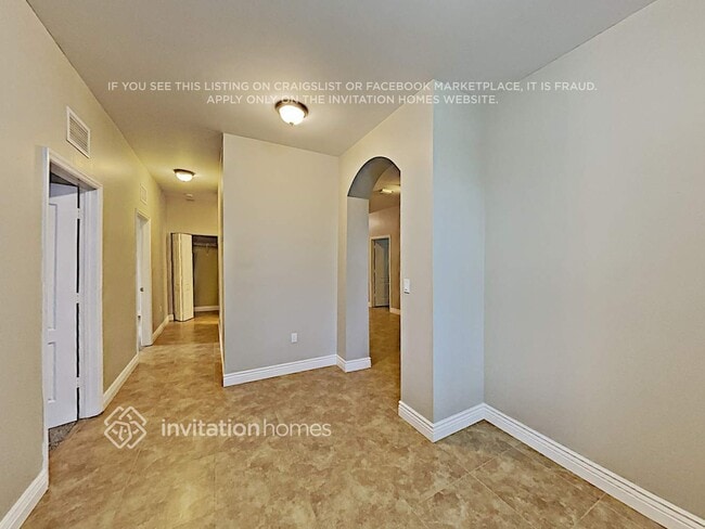 Building Photo - 550 NE 15th Ct