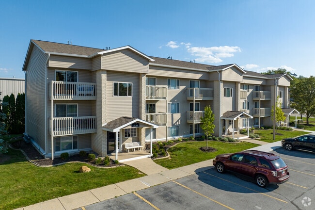 Apartment Entrances - Eagle Landing Apartment Homes