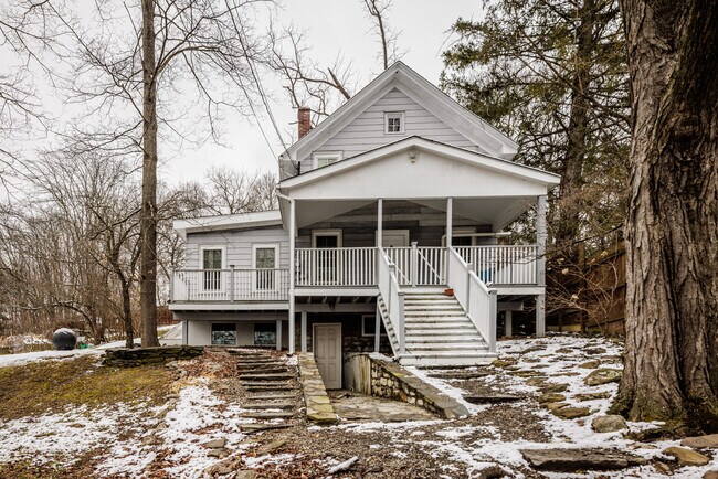 Building Photo - 14 Tanners Ln