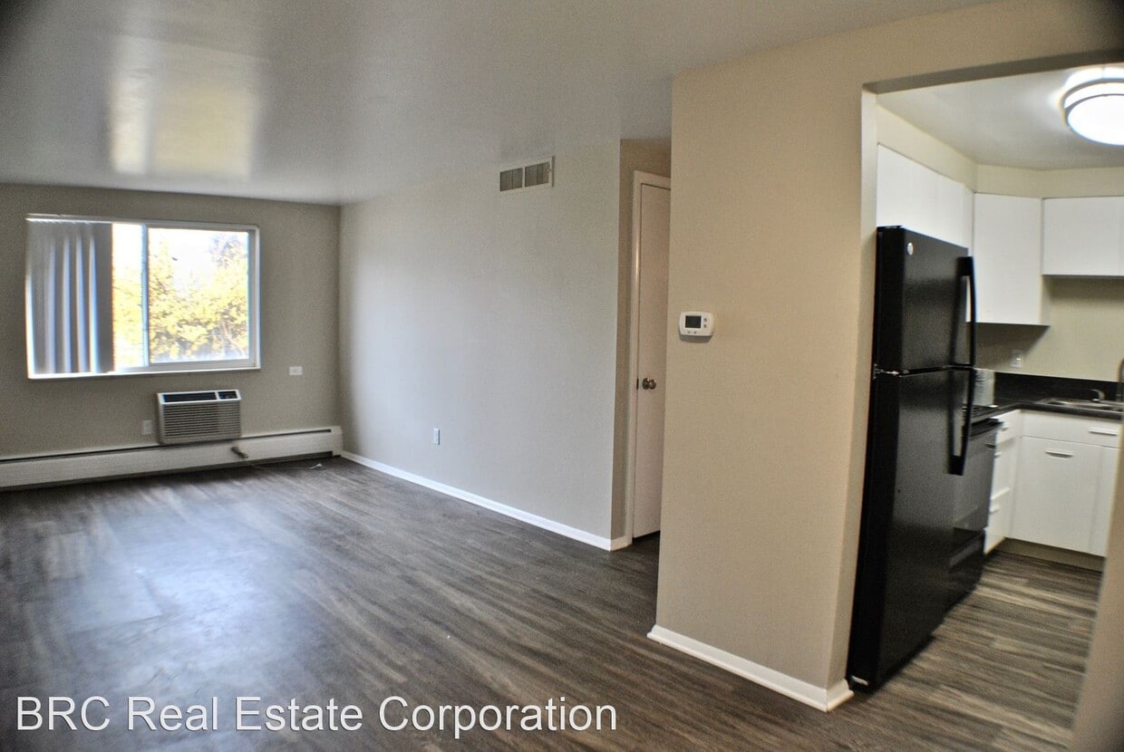 Primary Photo - 10690-10720 W 7th Pl