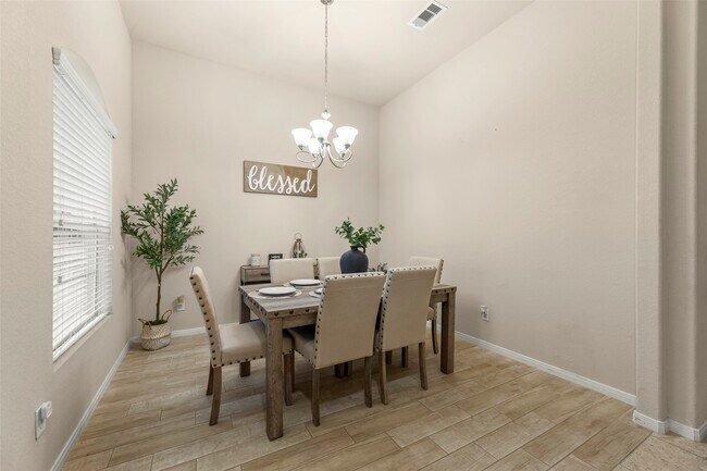 Foto del edificio - 2135 Harmon Crest Ct