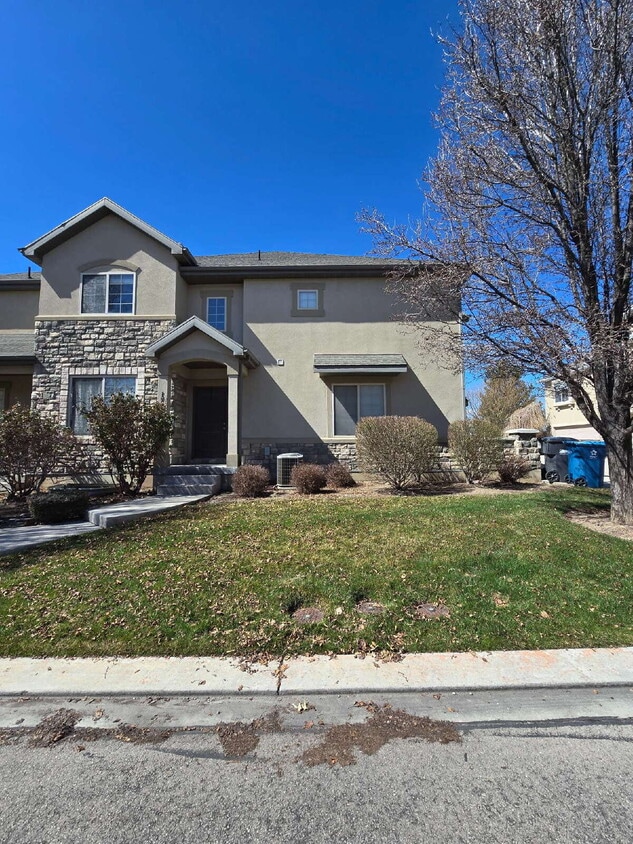 Primary Photo - Centrally Located Condo with Garage!