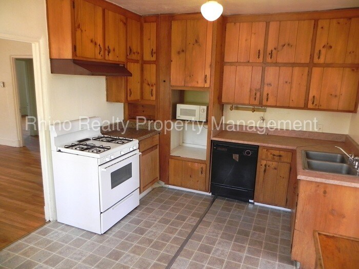 Primary Photo - 525 Buena Vista Dr SE