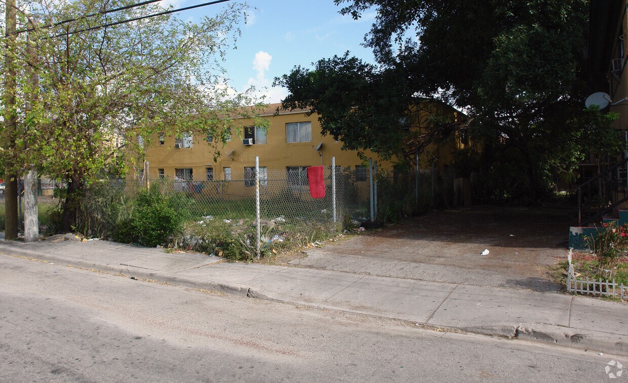 Foto del edificio - 1311-1317 NW 2 Ave