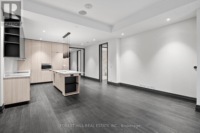 Photo du bâtiment - 2-1302 Avenue Rd