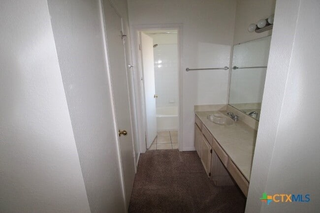 Foto del edificio - 2713 Fieldstone Dr