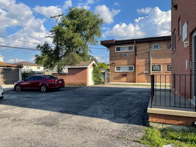 Building Photo - 12619 Winchester Ave