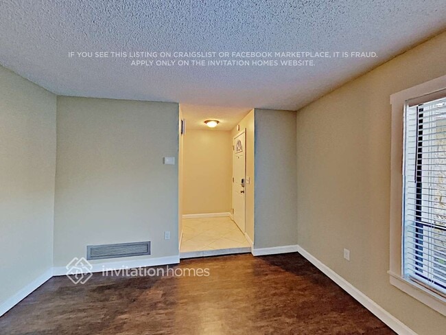 Building Photo - 2711 Citron Dr