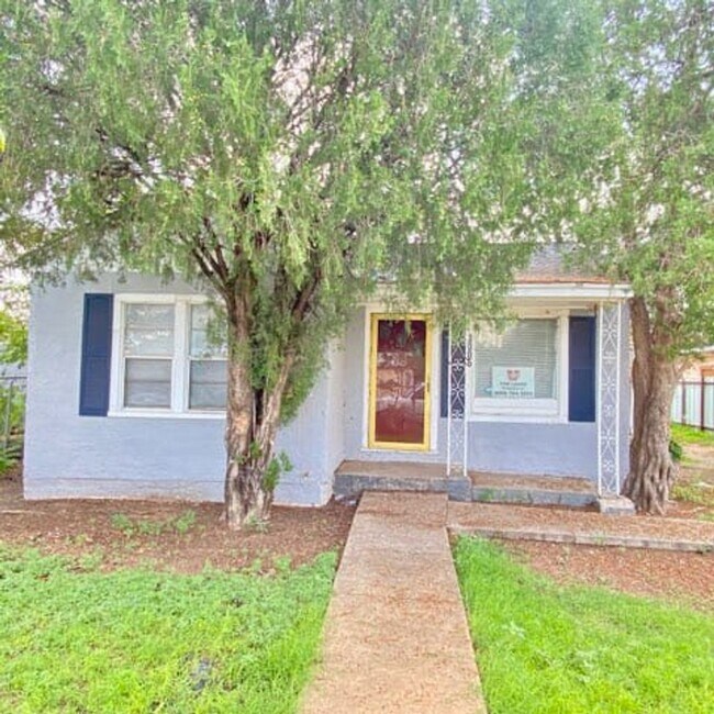 Foto del edificio - $0 First Month's Rent / $0 Deposit at Move-in