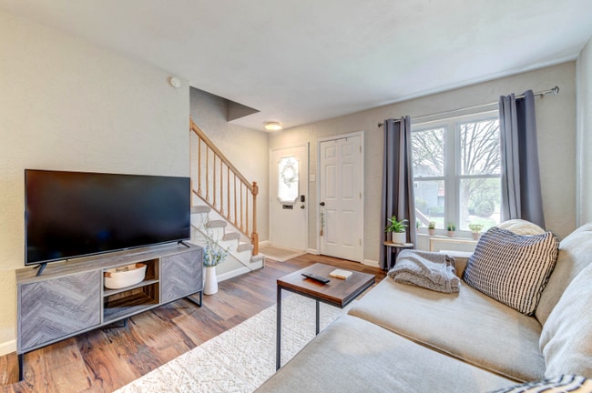 Building Photo - 10161 Squire Meadows Dr