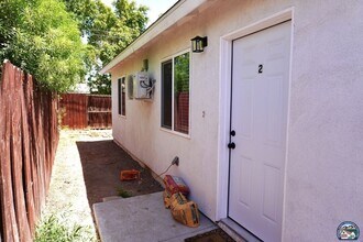 Building Photo - 696 Yucca Dr