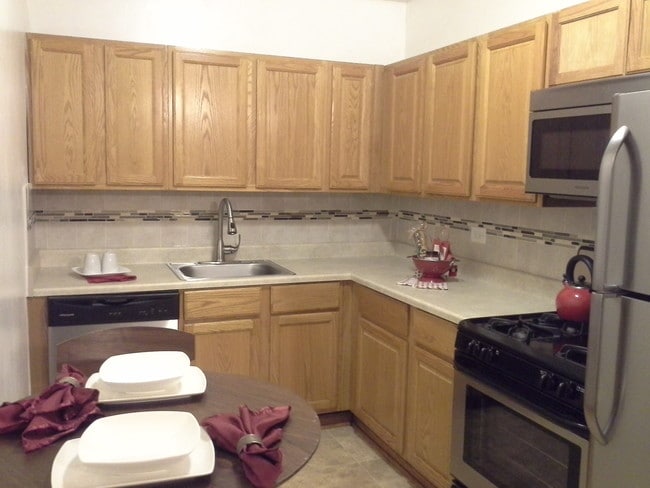 Building Photo - Dearborn North