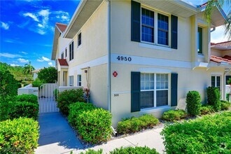 Building Photo - 4950 Deerfield Way