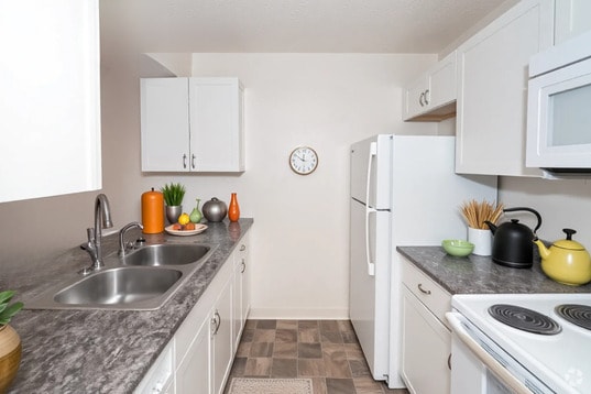 Building Photo - Van Horne Estates Apartments