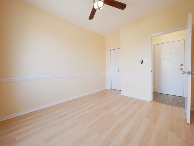 Building Photo - 1383 Queen St E