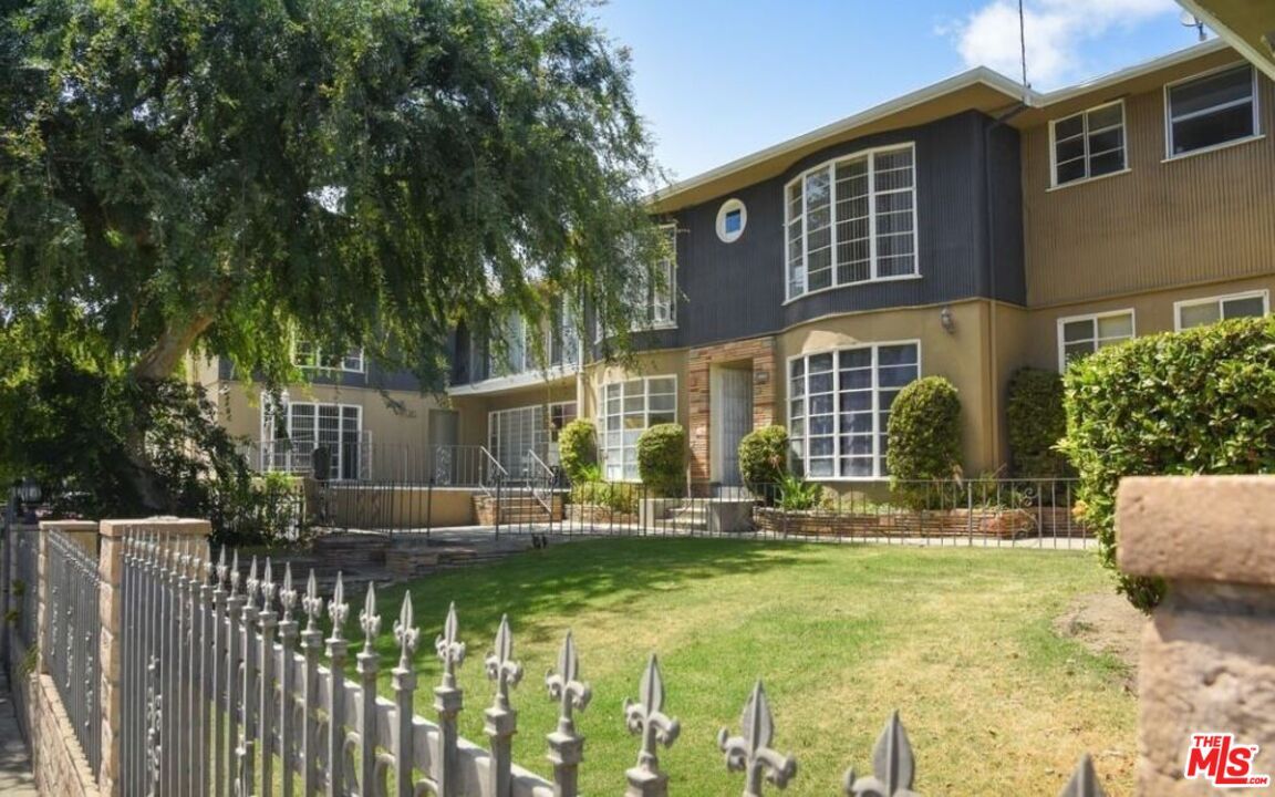 Foto principal - 3901 4th St