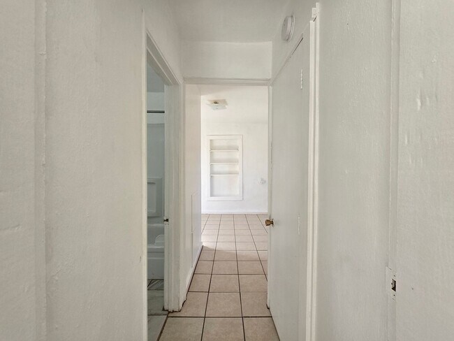 Foto del edificio - 739 Montez Pl