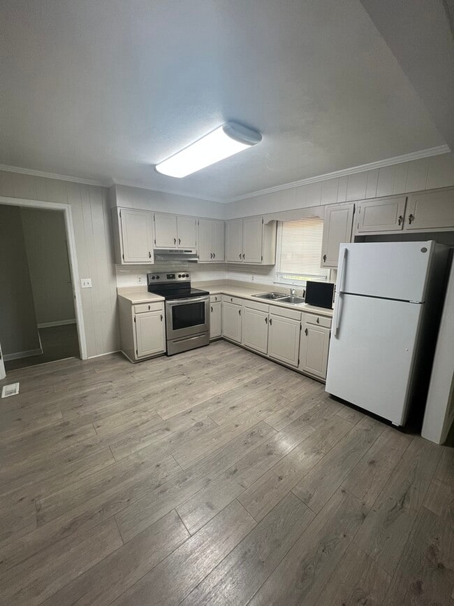 Foto del edificio - 1028 Cleveland St