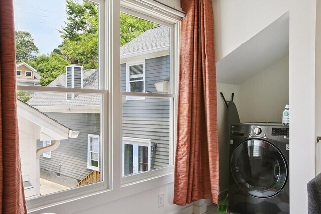 Foto del edificio - 69 Randolph St NE