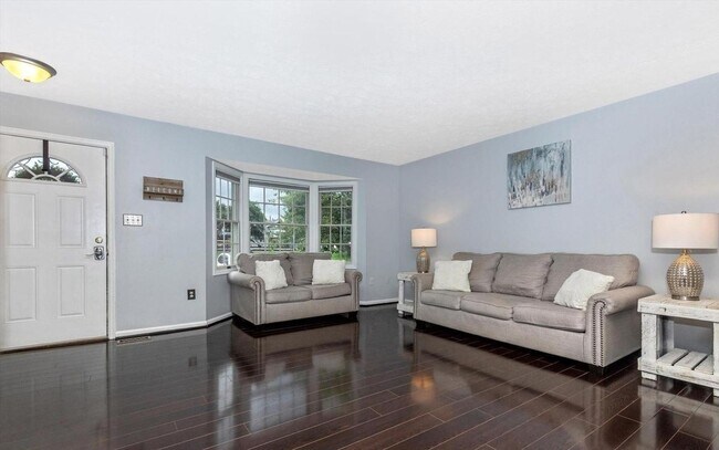 Foto del edificio - Beautifully maintained townhouse in New Market available before the new school year!