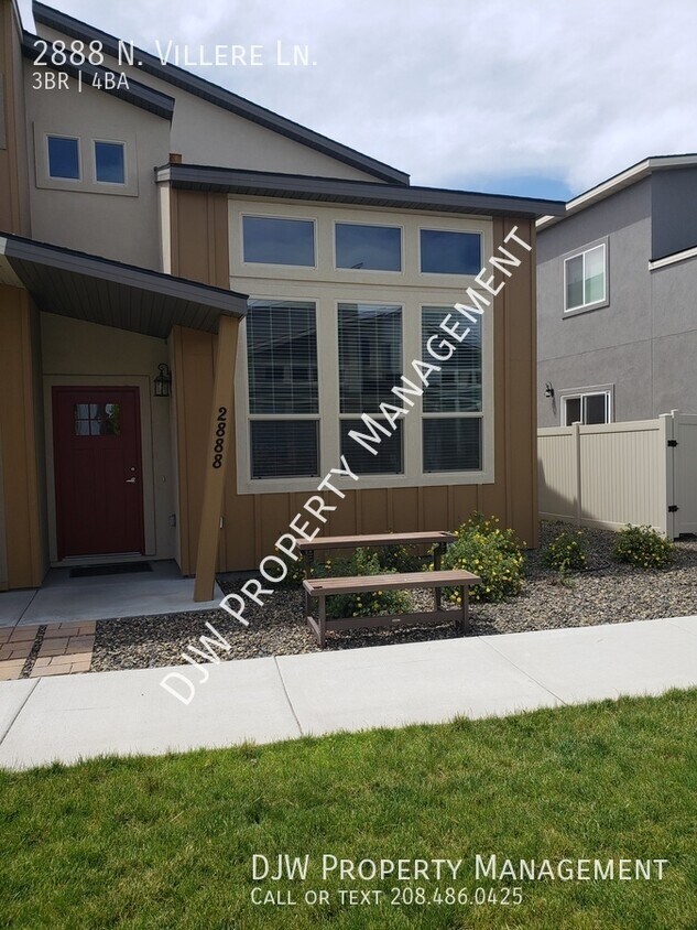 Cool Townhouse! Hot location! 1/2 Off Firs... Townhouse for Rent in