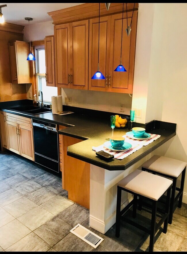 Foto del edificio - 137 W Johnson Ave